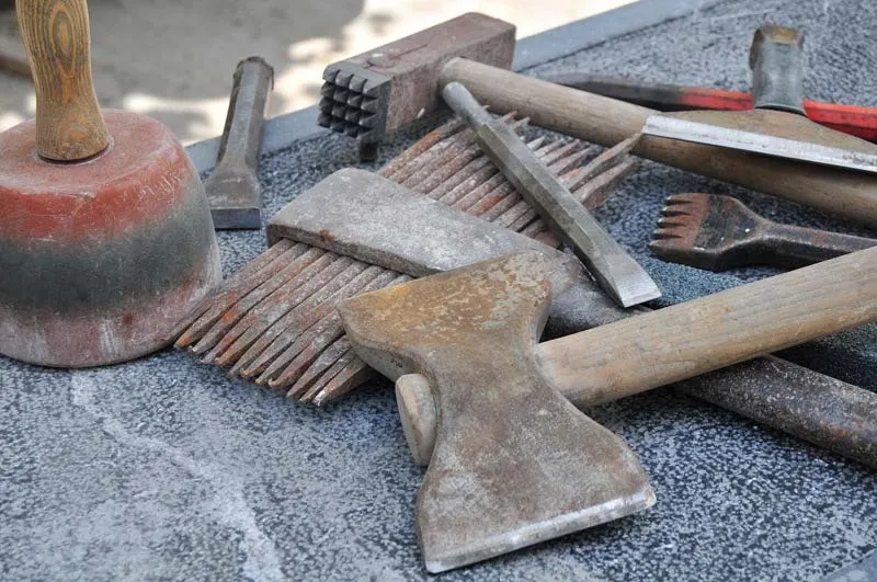 Werkzeuge für Natursteinpflaster und Natursteinmauer